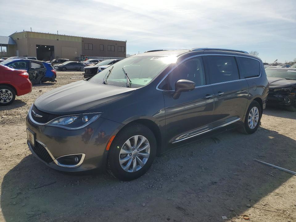 46097506 :رقم المزاد ، 2C4RC1BG1JR101618 vin ، 2018 Chrysler Pacifica مزاد بيع