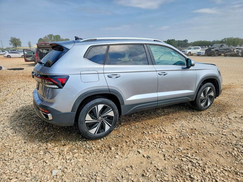 47295956 :رقم المزاد ، 3VVVC7B24TM000574 vin ، 2026 Volkswagen Taos مزاد بيع