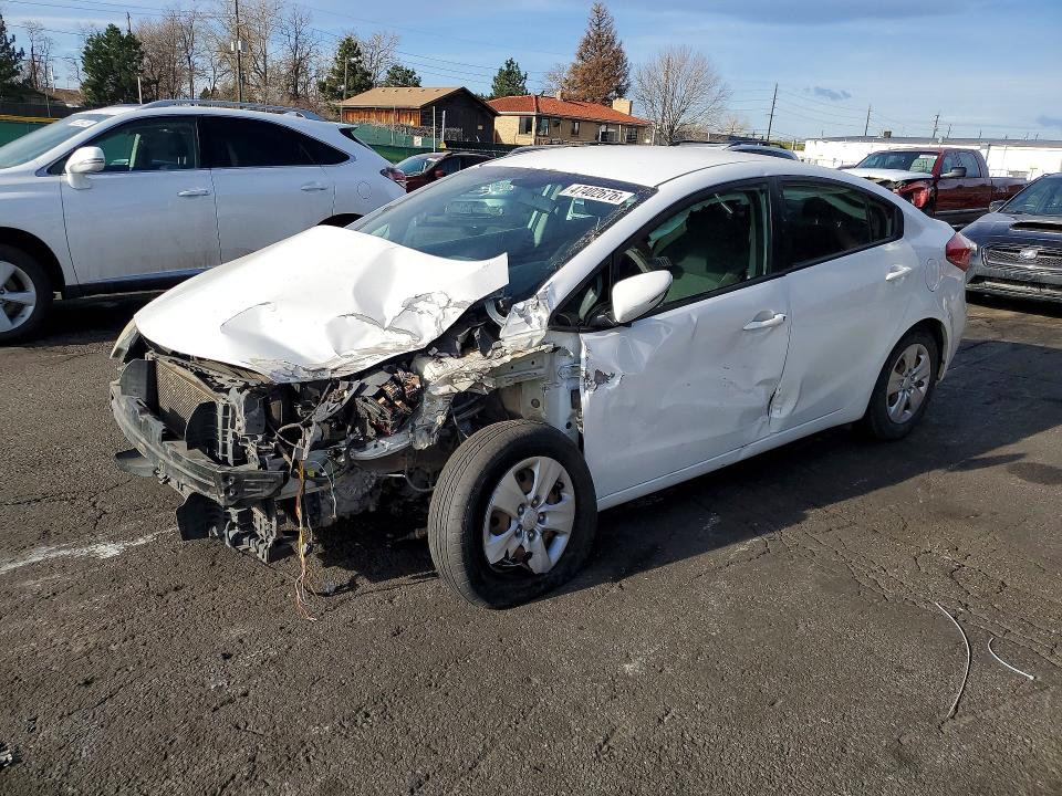 47402676 :رقم المزاد ، KNAFX4A60F5382443 vin ، 2015 Kia Forte مزاد بيع