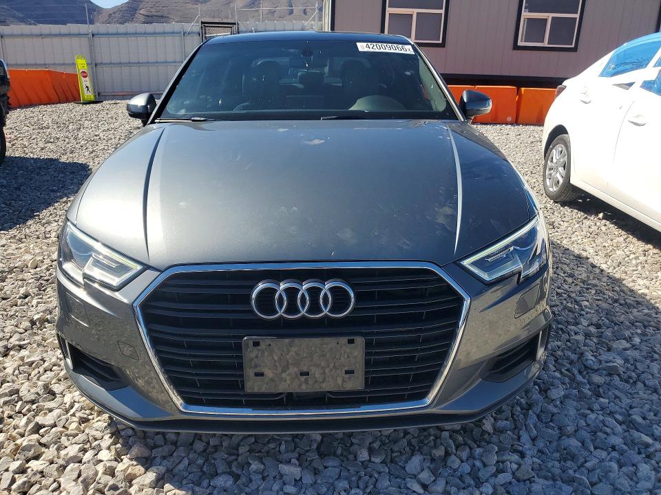 42009066 :رقم المزاد ، WAUAUGFF2J1022832 vin ، 2018 Audi A3 مزاد بيع