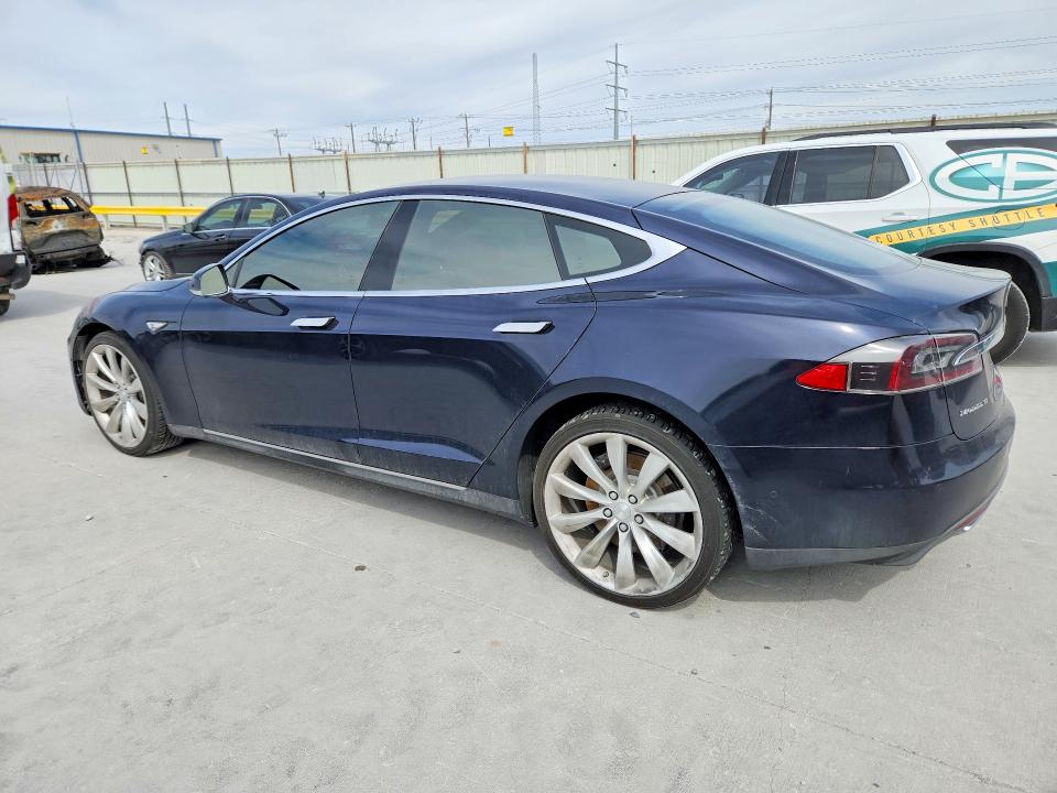 Продажа на аукционе авто 2015 Tesla Model S, vin: 5YJSA1H16FFP73798, номер лота: 45810876