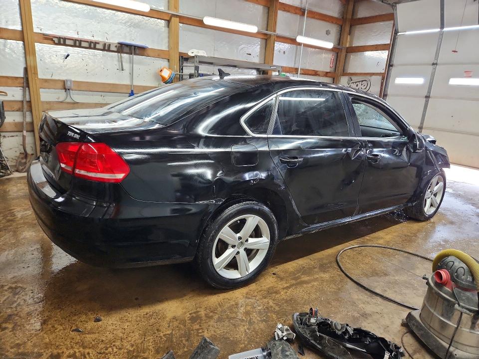 47582126 :رقم المزاد ، 1VWBN7A36CC086068 vin ، 2012 Volkswagen Passat مزاد بيع