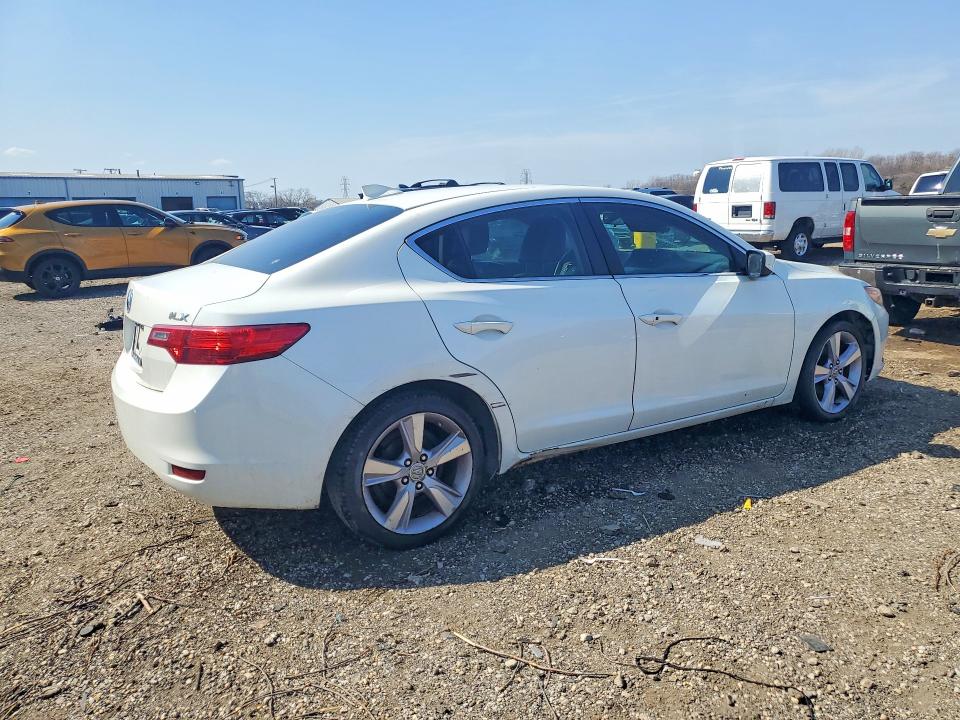 46673156 :رقم المزاد ، 19VDE1F37FE000693 vin ، 2015 Acura Ilx مزاد بيع