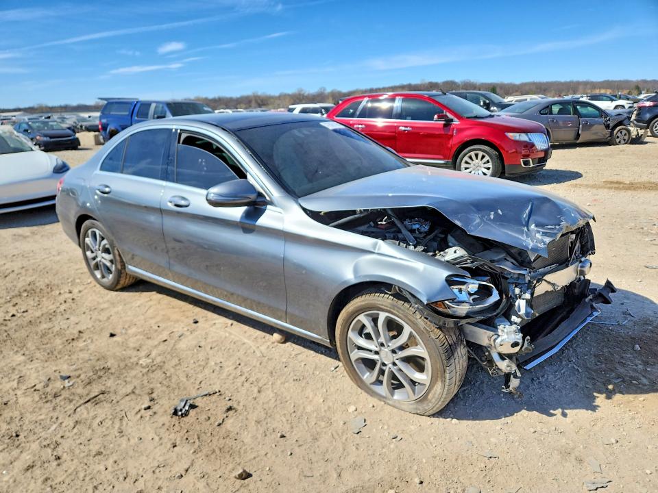 47886196 :رقم المزاد ، 55SWF4KB8HU197509 vin ، 2017 Mercedes-benz C مزاد بيع