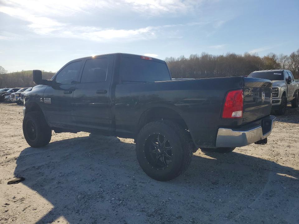 45574346 :رقم المزاد ، 3C6UR5CL9JG340830 vin ، 2018 Ram 2500 مزاد بيع