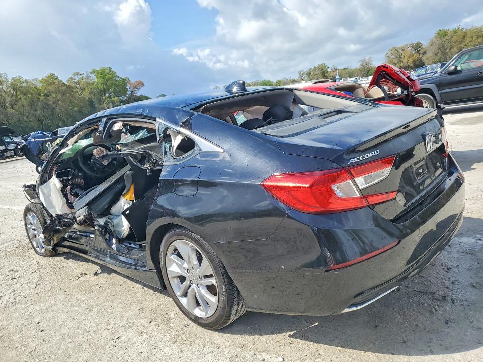 42016436 :رقم المزاد ، 1HGCV1F18JA216518 vin ، 2018 Honda Accord مزاد بيع