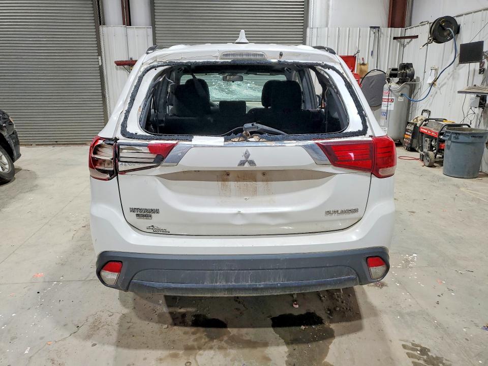 Продаж на аукціоні авто 2018 Mitsubishi Outlander, vin: JA4AZ3A3XJZ022986, номер лоту: 79119985