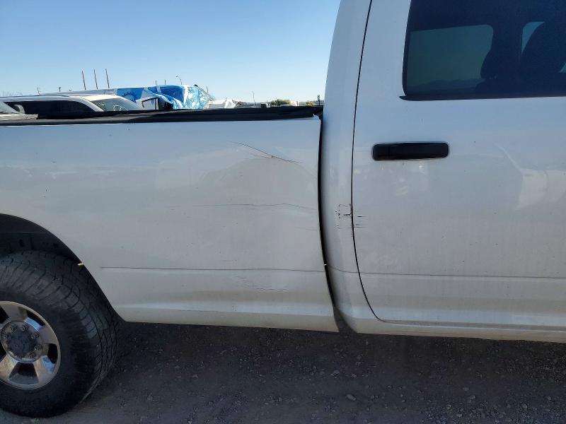 41586176 :رقم المزاد ، 3C6TR5H29FG557605 vin ، 2015 Ram 2500 مزاد بيع