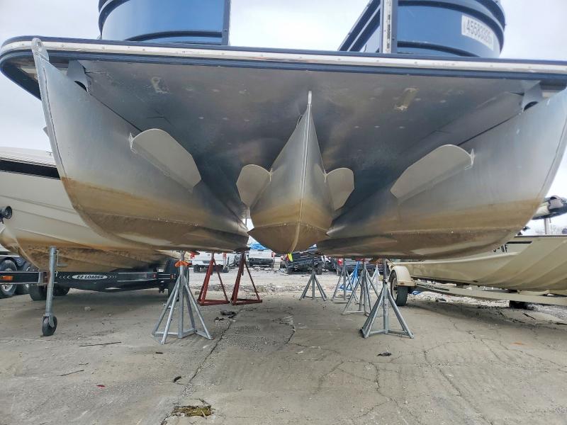 2020 Starcraft Tri Tune Pontoon მანქანა იყიდება აუქციონზე, vin: STR60200A020, აუქციონის ნომერი: 45583326