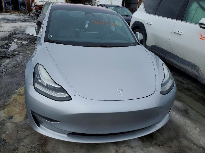 41757316 :رقم المزاد ، 5YJ3E1EB8JF106973 vin ، 2018 Tesla Model 3 مزاد بيع