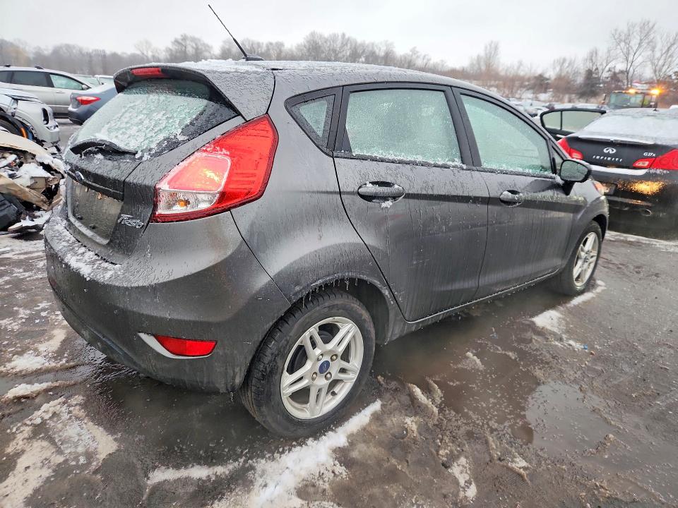 79629345 :رقم المزاد ، 3FADP4EJ9HM129441 vin ، 2017 Ford Fiesta مزاد بيع