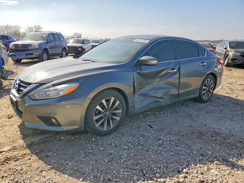 Продажа на аукционе авто 2017 Nissan Altima, vin: 1N4AL3AP0HC283976, номер лота: 42014106