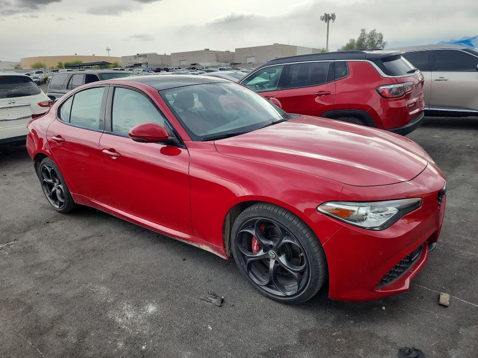 Продажа на аукционе авто 2018 Alfa Romeo Giulia, vin: ZARFAEEN4J7580652, номер лота: 47611656