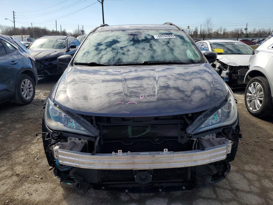 45762896 :رقم المزاد ، 2C4RC1EG5HR778306 vin ، 2017 Chrysler Pacifica مزاد بيع