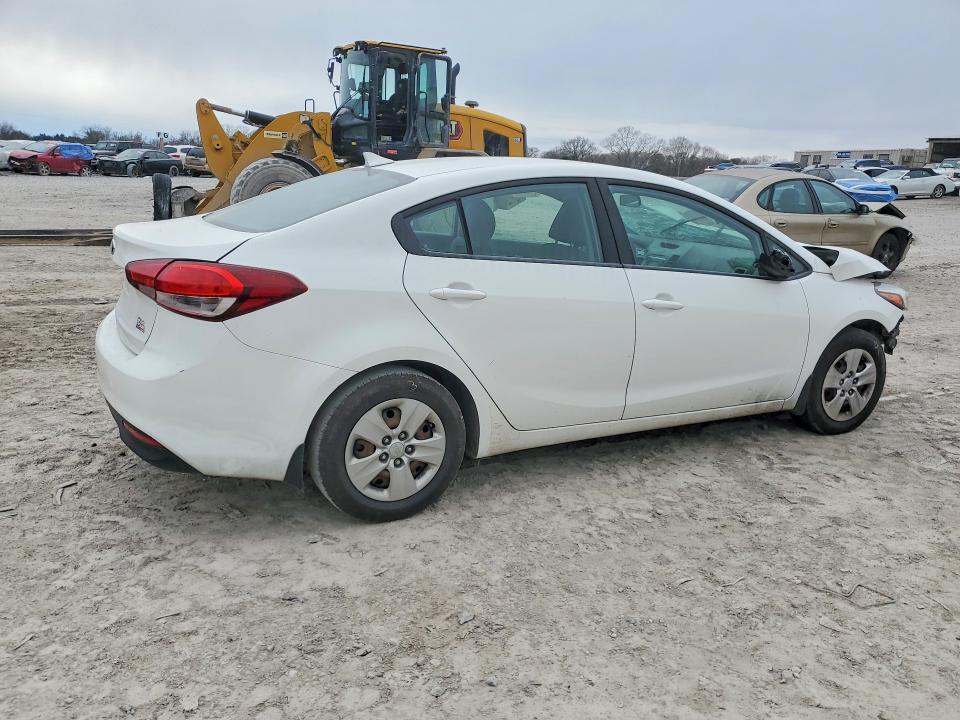 45676846 :رقم المزاد ، 3KPFK4A71JE202412 vin ، 2018 Kia Forte مزاد بيع