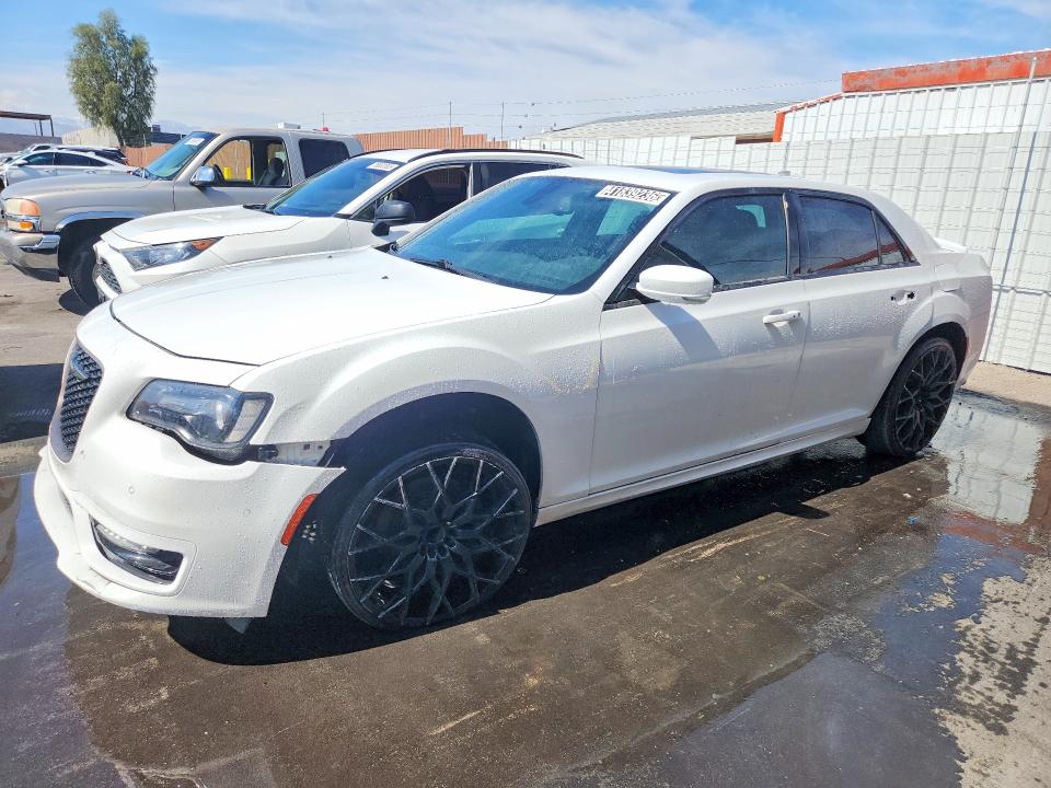2017 Chrysler 300 მანქანა იყიდება აუქციონზე, vin: 2C3CCABT8HH557963, აუქციონის ნომერი: 41839236