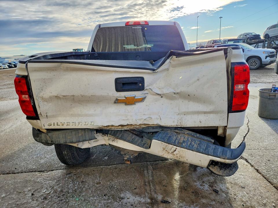 46141256 :رقم المزاد ، 3GCUKPEC3JG339632 vin ، 2018 Chevrolet Silverado مزاد بيع
