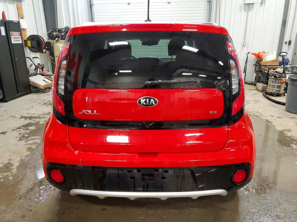 2017 Kia Soul მანქანა იყიდება აუქციონზე, vin: KNDJP3A55H7886749, აუქციონის ნომერი: 41801056
