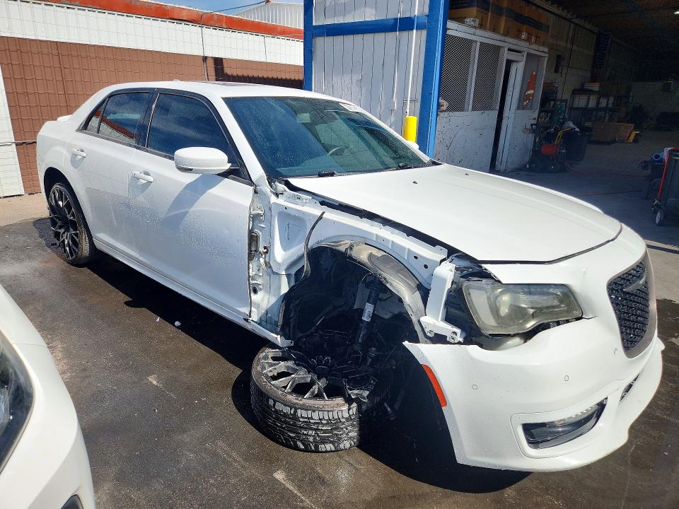 2017 Chrysler 300 მანქანა იყიდება აუქციონზე, vin: 2C3CCABT8HH557963, აუქციონის ნომერი: 41839236
