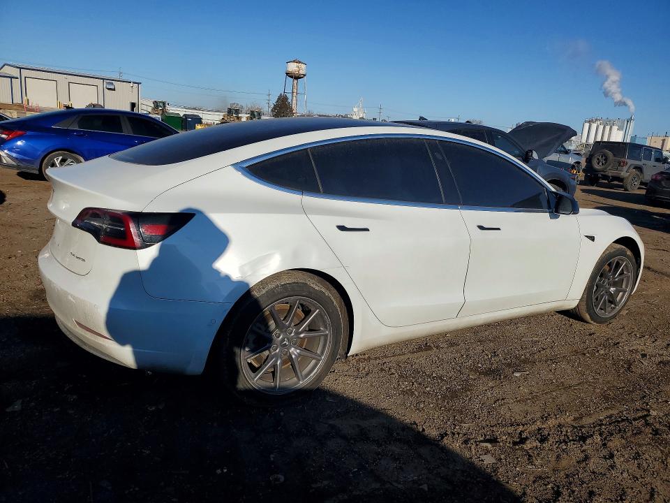 Продажа на аукционе авто 2018 Tesla Model 3, vin: 5YJ3E1EB4JF100247, номер лота: 79207035