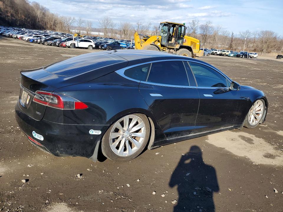 Продажа на аукционе авто 2018 Tesla Model S, vin: 5YJSA1E26JF266678, номер лота: 45641056