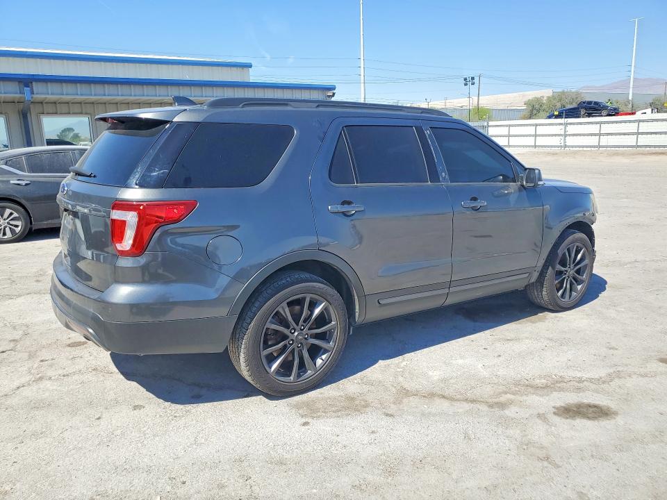 94061835 :رقم المزاد ، 1FM5K7D81HGB31221 vin ، 2017 Ford Explorer مزاد بيع