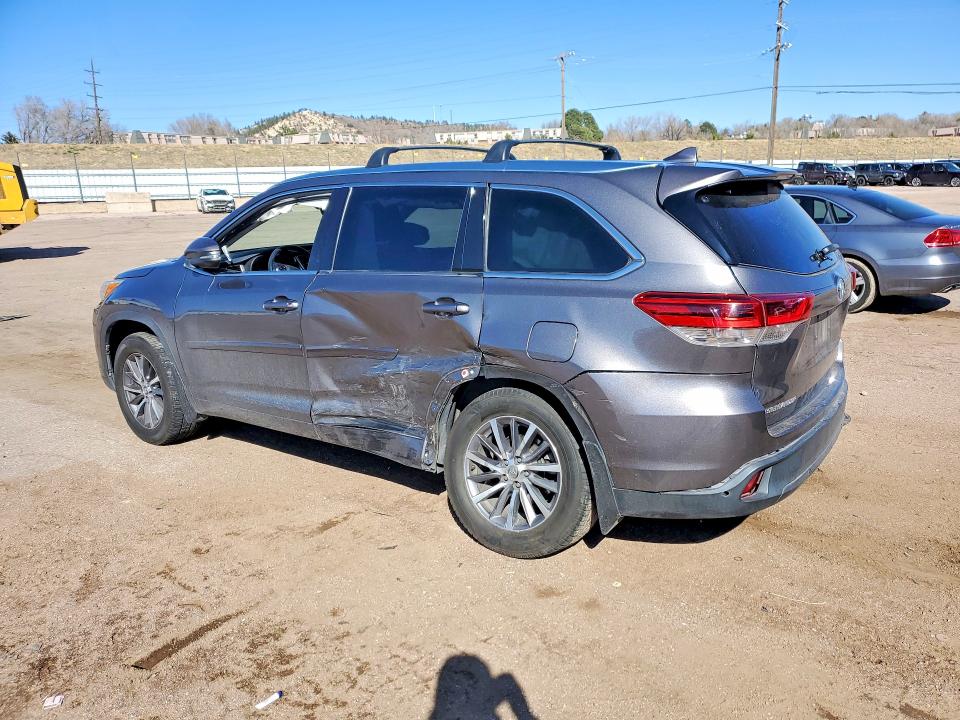 2018 Toyota Highlander მანქანა იყიდება აუქციონზე, vin: 5TDJZRFH4JS534807, აუქციონის ნომერი: 46307006
