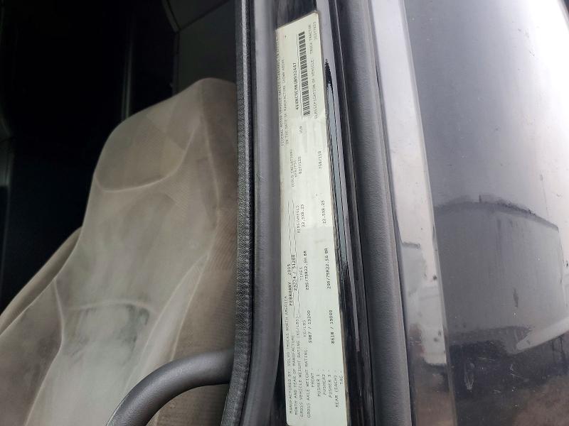 45617036 :رقم المزاد ، 4V4NC9EH8GN932447 vin ، 2016 Volvo Vn مزاد بيع