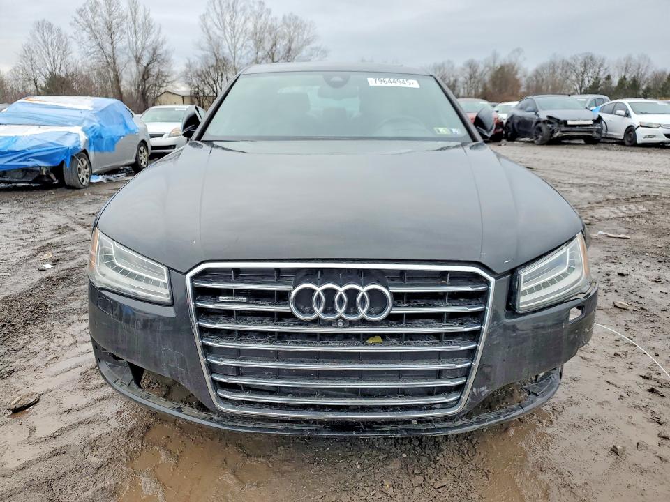 79644945 :رقم المزاد ، WAU32AFD7FN040933 vin ، 2015 Audi A8 مزاد بيع