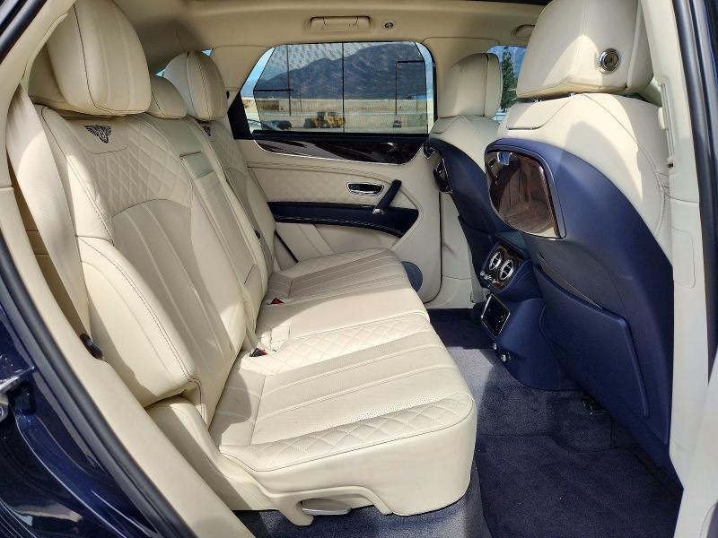 2018 Bentley Bentayga მანქანა იყიდება აუქციონზე, vin: SJAAC2ZV8JC021752, აუქციონის ნომერი: 41730566