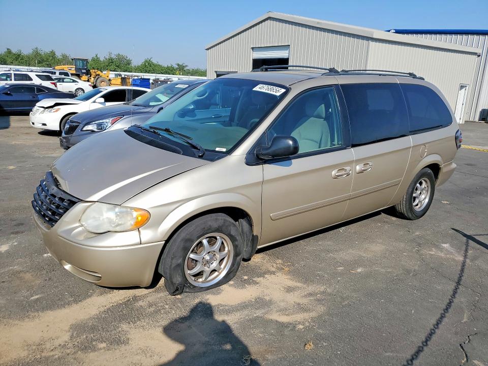 46768656 :رقم المزاد ، 2C4GP44R15R590331 vin ، 2005 Chrysler Town & Country مزاد بيع