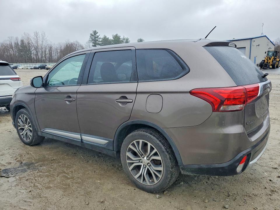 47152106 :رقم المزاد ، JA4AZ3A30GZ064320 vin ، 2016 Mits Outlander مزاد بيع
