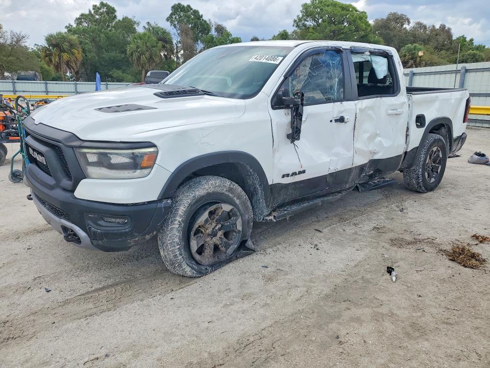 42014086 :رقم المزاد ، 1C6RRELT5LN303516 vin ، 2020 Ram 1500 مزاد بيع
