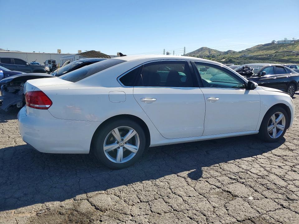 2012 Volkswagen Passat მანქანა იყიდება აუქციონზე, vin: 1VWBP7A37CC036712, აუქციონის ნომერი: 45448786
