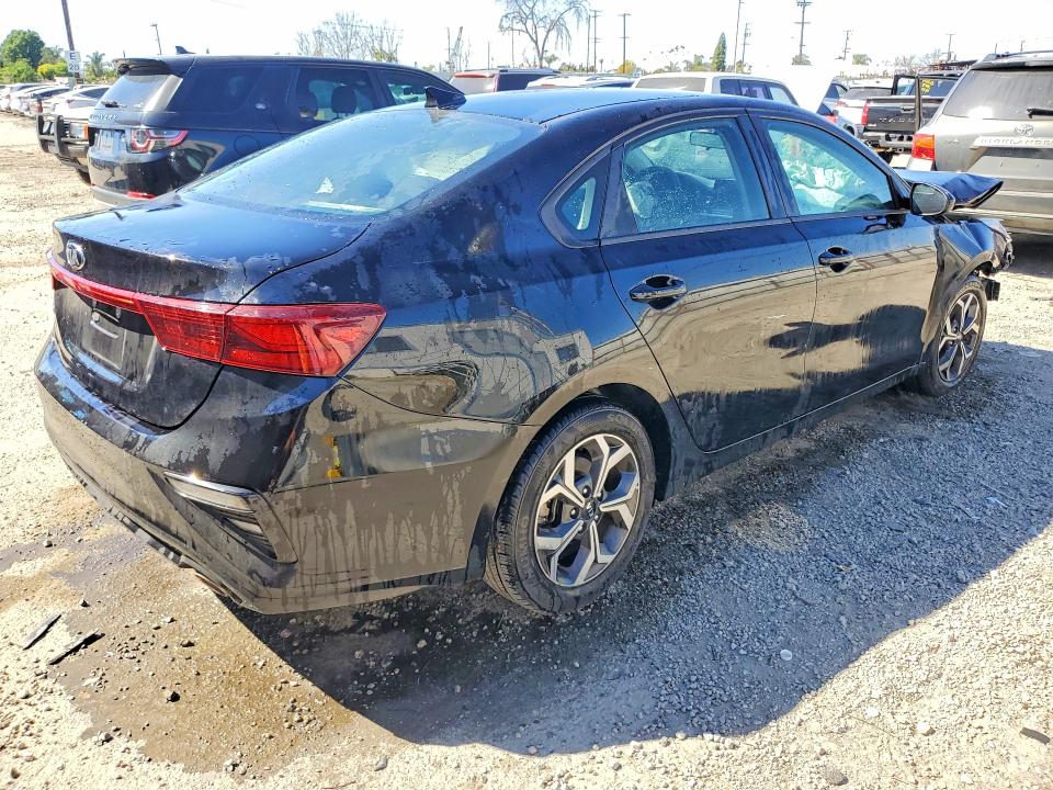 2020 Kia Forte მანქანა იყიდება აუქციონზე, vin: 3KPF24AD7LE184118, აუქციონის ნომერი: 46006946