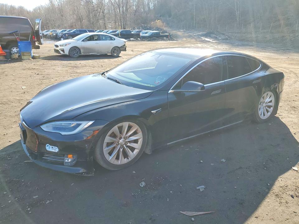 Продажа на аукционе авто 2018 Tesla Model S, vin: 5YJSA1E26JF266678, номер лота: 45641056