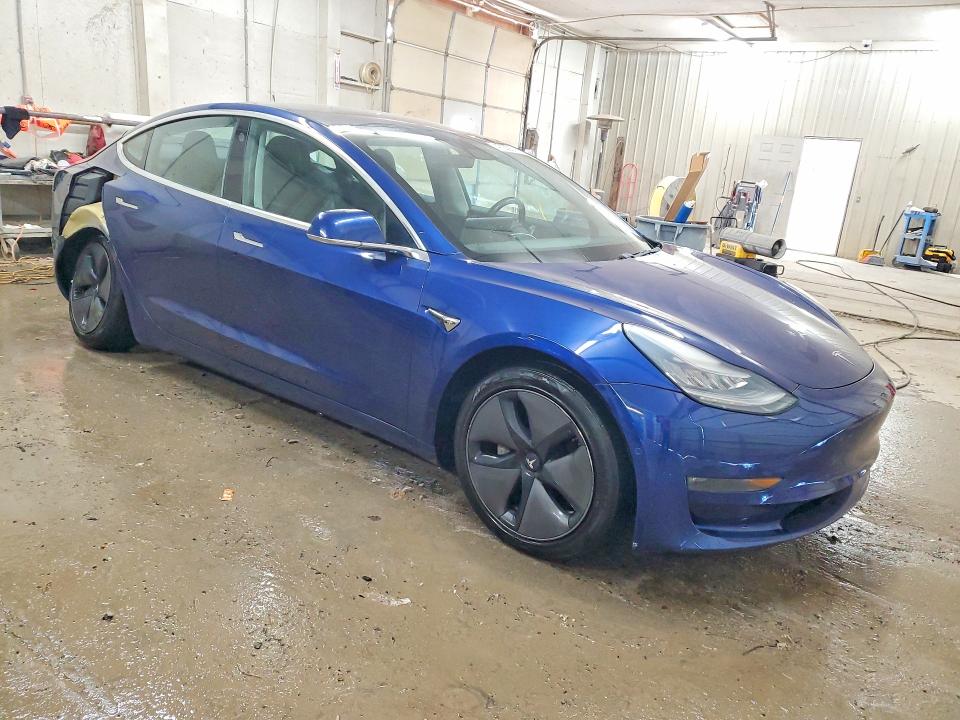 Продажа на аукционе авто 2018 Tesla Model 3, vin: 5YJ3E1EB3JF120215, номер лота: 47209376