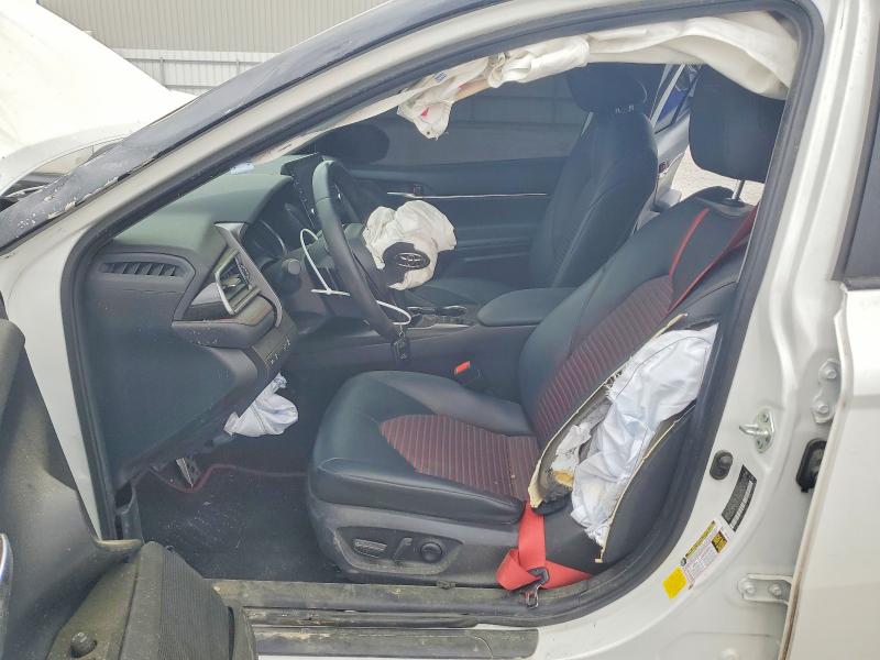 48125626 :رقم المزاد ، 4T1KZ1AK7MU058590 vin ، 2021 Toyota Camry مزاد بيع