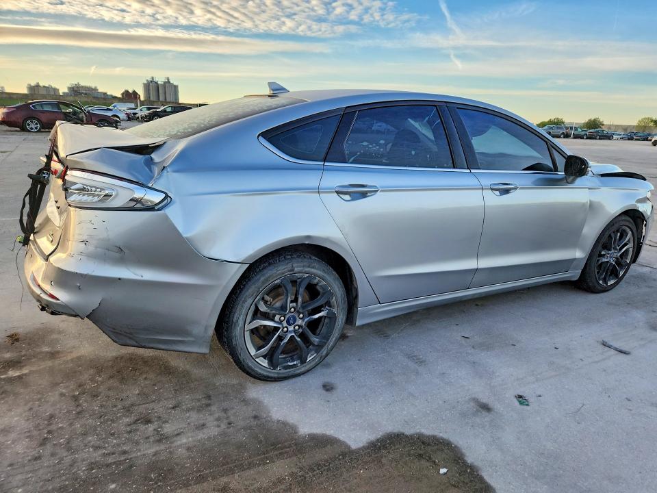 46485826 :رقم المزاد ، 3FA6P0CD5LR196628 vin ، 2020 Ford Fusion مزاد بيع
