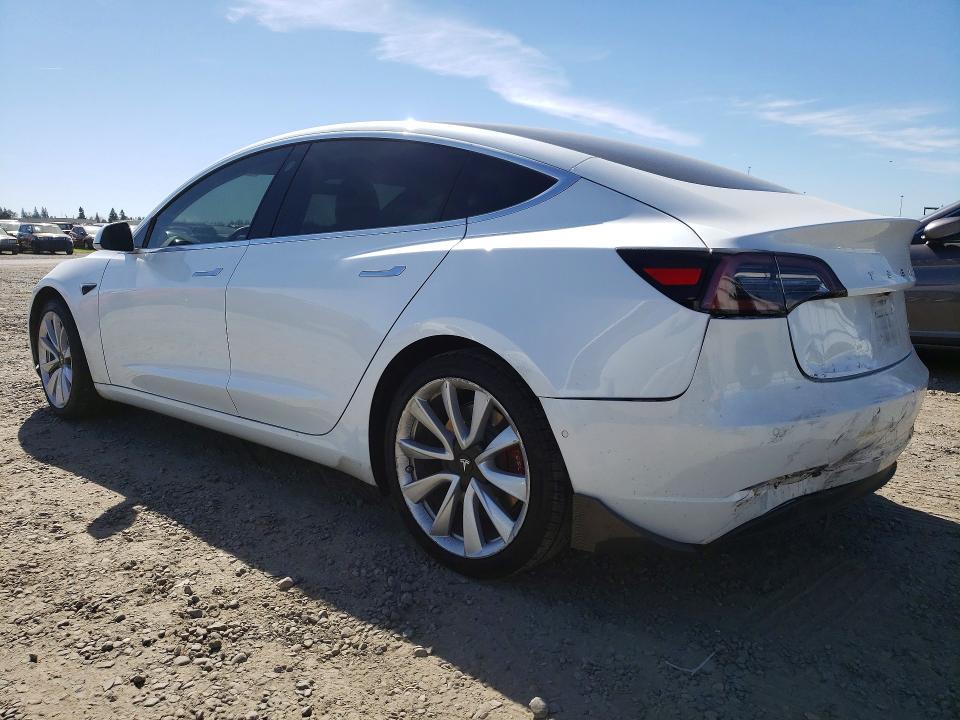 45813286 :رقم المزاد ، 5YJ3E1EB4KF437261 vin ، 2019 Tesla Model 3 مزاد بيع