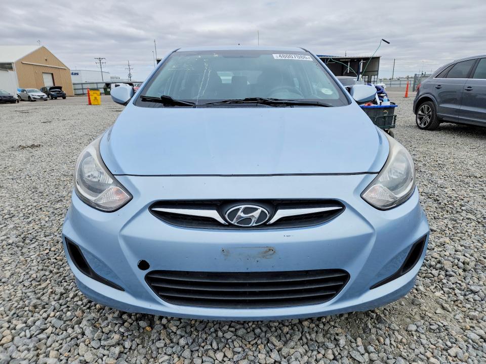 48007086 :رقم المزاد ، KMHCT5AE8DU092948 vin ، 2013 Hyundai Accent مزاد بيع