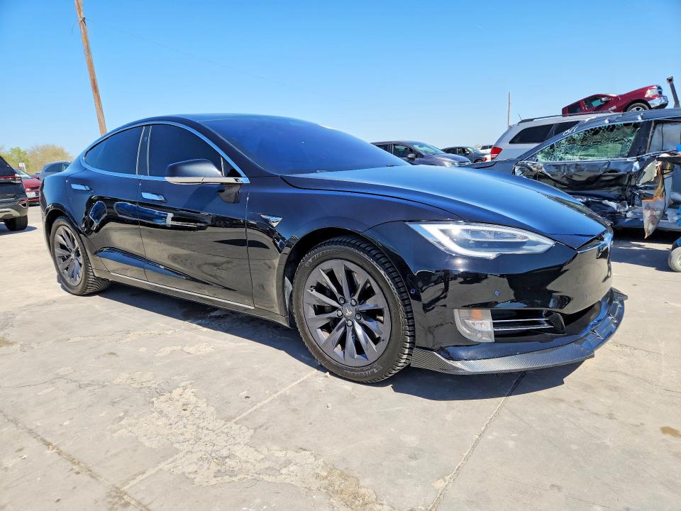 2018 Tesla Model S მანქანა იყიდება აუქციონზე, vin: 5YJSA1E21JF275577, აუქციონის ნომერი: 45861036