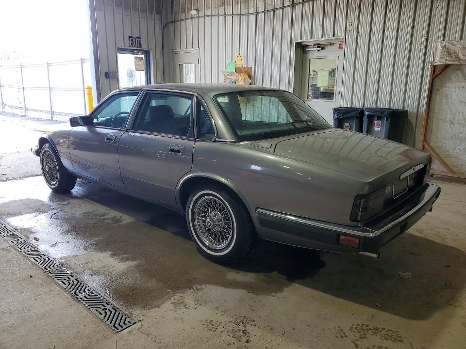 1990 Jaguar Xj6 მანქანა იყიდება აუქციონზე, vin: SAJFY1743LC618242, აუქციონის ნომერი: 48008416