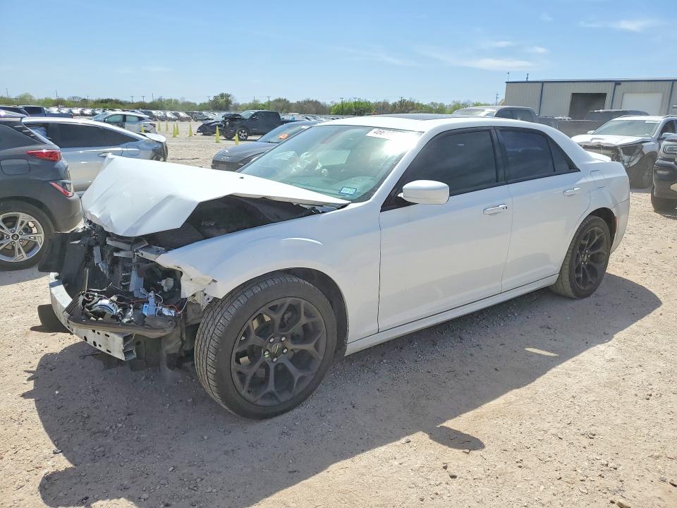 2020 Chrysler 300 მანქანა იყიდება აუქციონზე, vin: 2C3CCABT6LH141869, აუქციონის ნომერი: 46628066