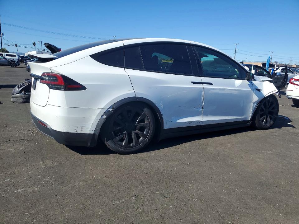 41601936 :رقم المزاد ، 7SAXCDE5XNF360177 vin ، 2022 Tesla Model X مزاد بيع