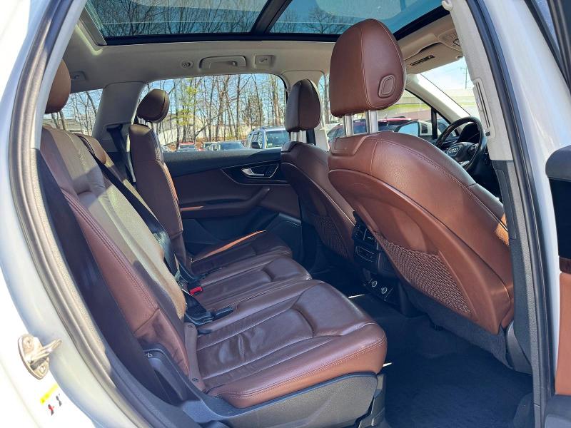 Продаж на аукціоні авто 2017 Audi Q7, vin: WA1LAAF78HD028003, номер лоту: 47843656