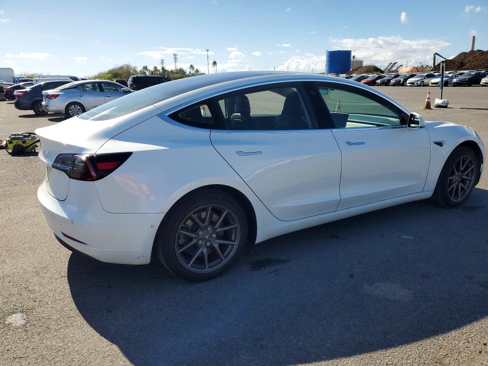 48113166 :رقم المزاد ، 5YJ3E1EA2JF098828 vin ، 2018 Tesla Model 3 مزاد بيع
