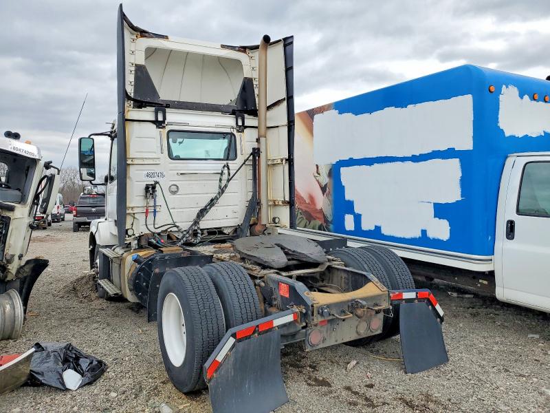 46207476 :رقم المزاد ، 4V4N39TG0JN892592 vin ، 2018 Volvo Vn مزاد بيع