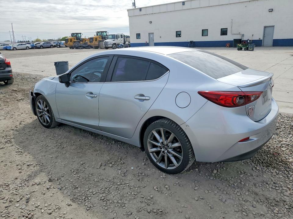 47462226 :رقم المزاد ، 3MZBN1V36JM180471 vin ، 2018 Mazda 3 مزاد بيع
