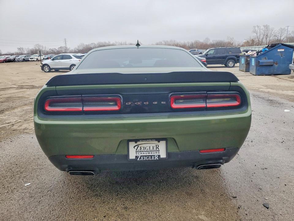 45451376 :رقم المزاد ، 2C3CDZFJ2JH334604 vin ، 2018 Dodge Challenger مزاد بيع